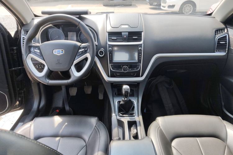 Used Geely Auto Emgrand 2016 Sedan 1.5L Manual Upward Edition Center Console