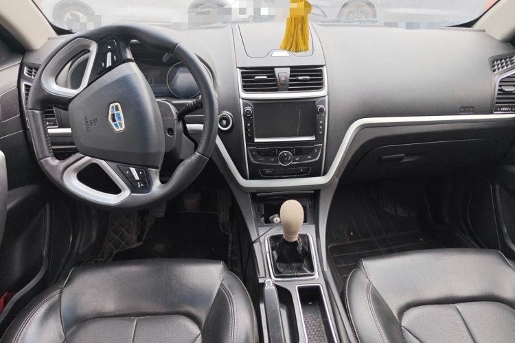 Used Geely Auto Emgrand 2016 Sedan 1.5L Manual Upward Edition Center Console