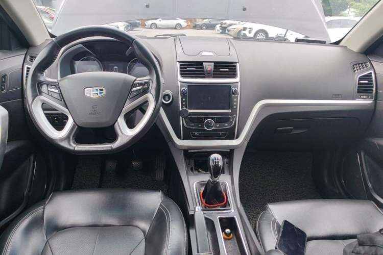 Used Geely Auto Emgrand 2016 Sedan 1.5L Manual Upward Edition Center Console