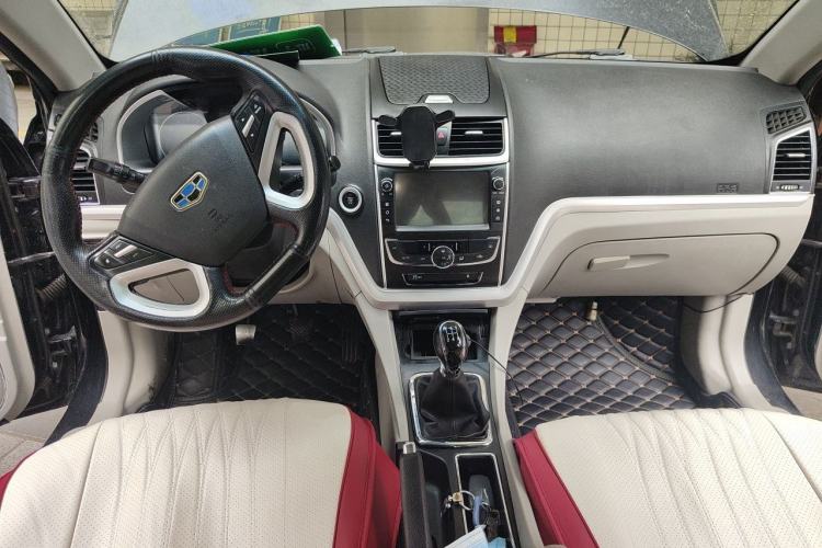 Used Geely Auto Emgrand 2016 Sedan 1.5L Manual Luxury Model Center Console