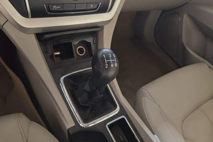 Used Geely Auto Emgrand 2016 Sedan 1.5L Manual Luxury Model Gear Lever