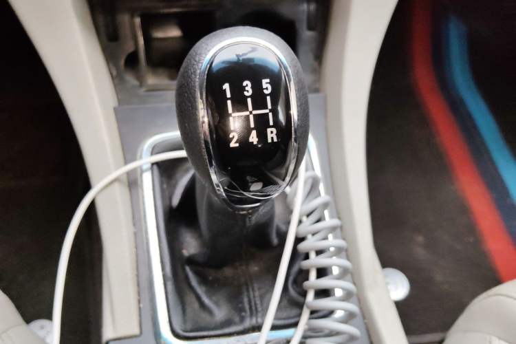 Used Geely Auto Emgrand 2016 Sedan 1.5L Manual Luxury Model Gear Lever