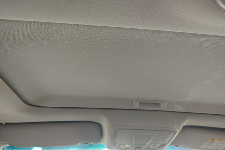 Used Geely Auto Emgrand 2016 Sedan 1.5L CVT Upward Version Headliner
