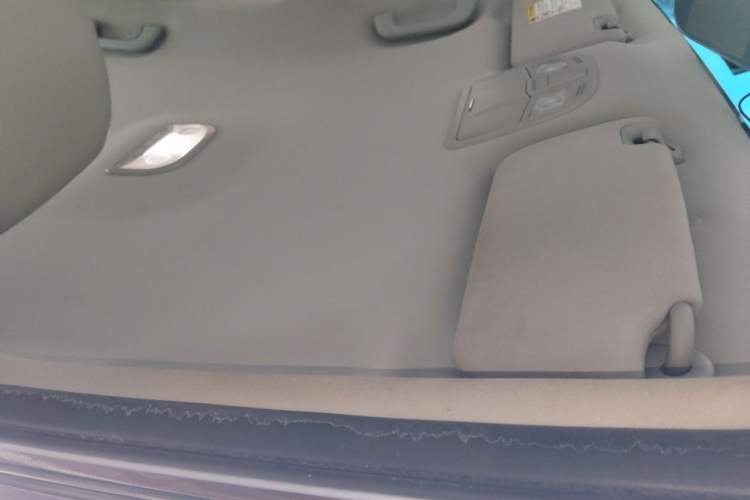 Used Geely Auto Emgrand 2016 Sedan 1.5L Manual Luxury Model Headliner