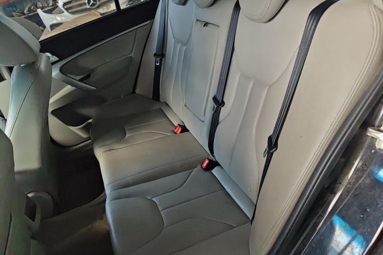 Used Geely Auto Emgrand 2016 Sedan 1.5L Manual Luxury Model Left Rear Seat