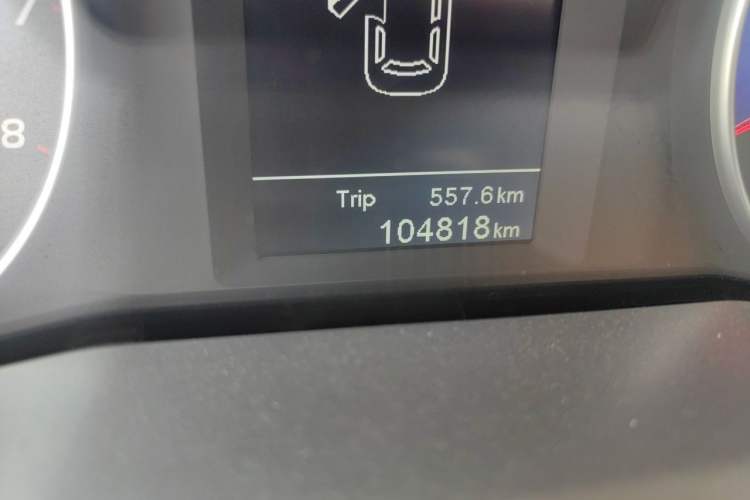 Used Geely Auto Emgrand 2016 Sedan 1.5L Manual Upward Edition Odometer Close Up