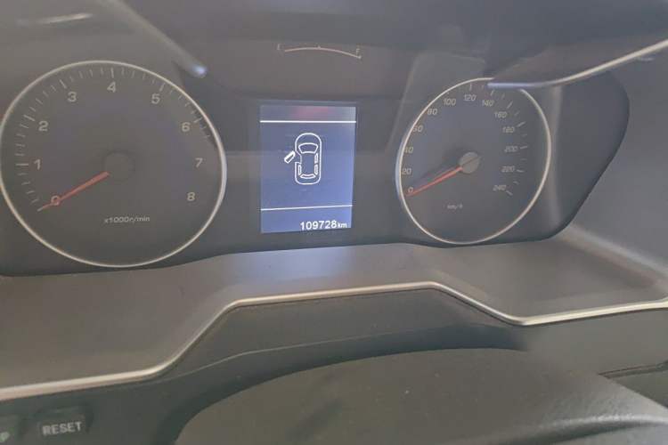 Used Geely Auto Emgrand 2016 Sedan 1.5L Manual Luxury Model Odometer Close Up