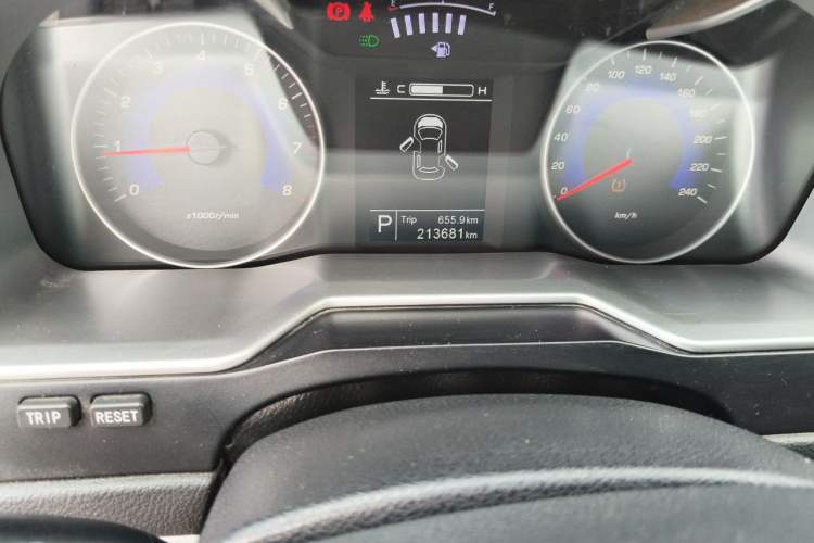 Used Geely Auto Emgrand 2016 Sedan 1.5L CVT Upward Version Odometer Close Up