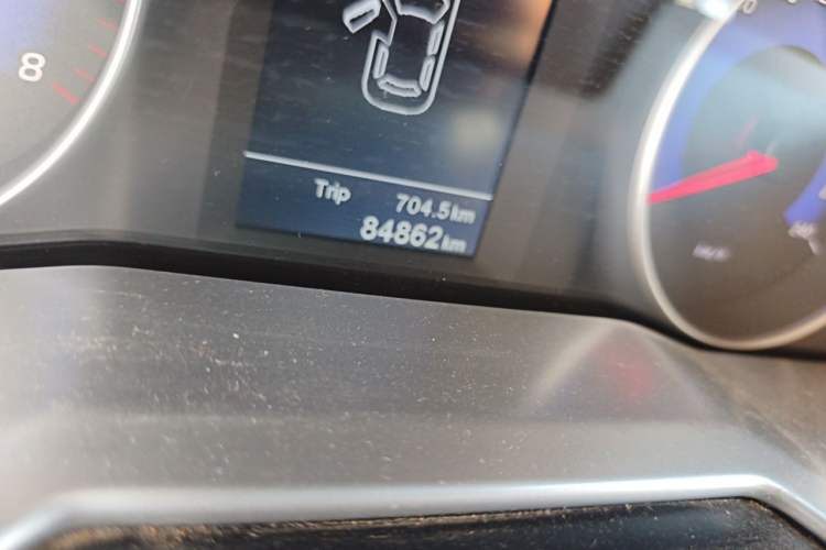 Used Geely Auto Emgrand 2016 Sedan 1.5L Manual Upward Edition Odometer Close Up