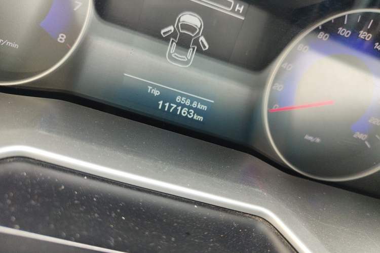Used Geely Auto Emgrand 2016 Sedan 1.5L Manual Luxury Model Odometer Close Up