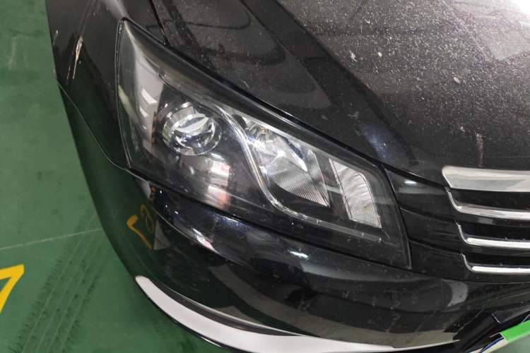 Used Geely Auto Emgrand 2016 Sedan 1.5L Manual Upward Edition Right Front Headlight