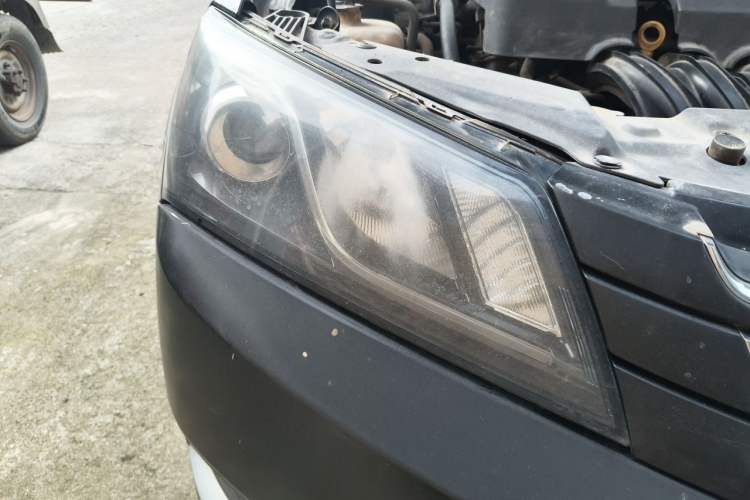 Used Geely Auto Emgrand 2016 Sedan 1.5L CVT Upward Version Right Front Headlight