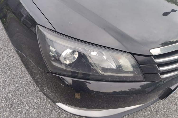 Used Geely Auto Emgrand 2016 Sedan 1.5L Manual Upward Edition Right Front Headlight