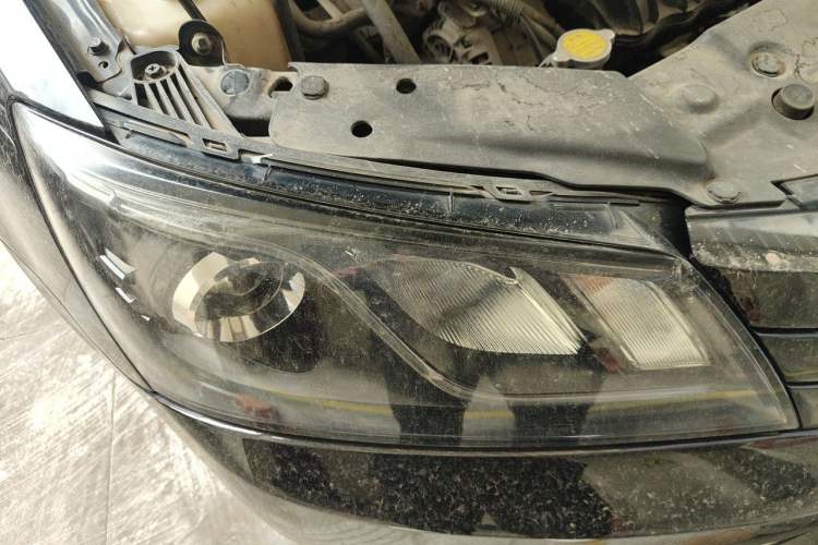 Used Geely Auto Emgrand 2016 Sedan 1.5L Manual Luxury Model Right Front Headlight