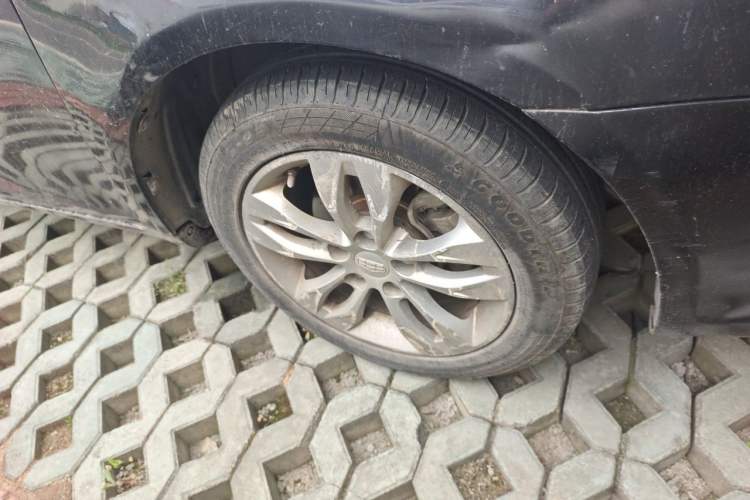 Used Geely Auto Emgrand 2016 Sedan 1.5L Manual Upward Edition Right Front Wheel Hub