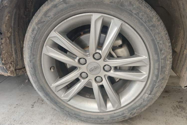 Used Geely Auto Emgrand 2016 Sedan 1.5L Manual Upward Edition Right Front Wheel Hub