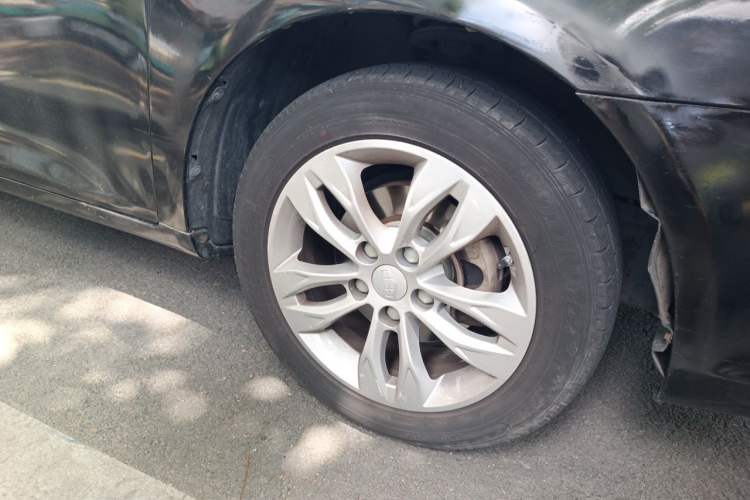 Used Geely Auto Emgrand 2016 Sedan 1.5L CVT Upward Version Right Front Wheel Hub