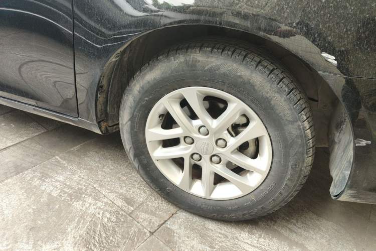 Used Geely Auto Emgrand 2016 Sedan 1.5L Manual Luxury Model Right Front Wheel Hub