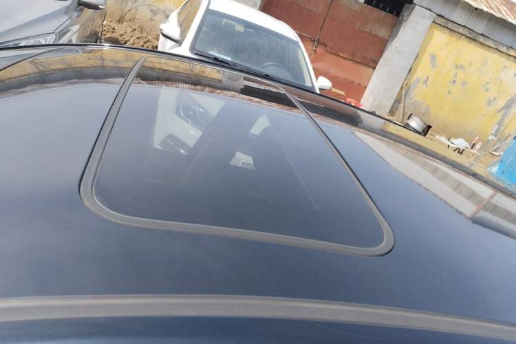 Used Geely Auto Emgrand 2016 Sedan 1.5L Manual Upward Edition Roof