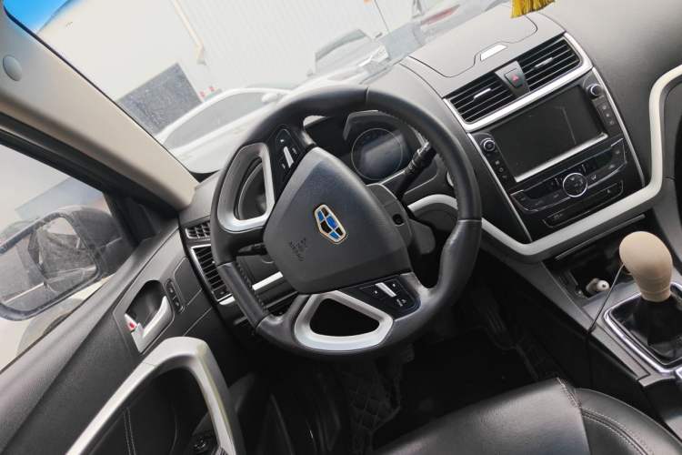 Used Geely Auto Emgrand 2016 Sedan 1.5L Manual Upward Edition Steering Wheel