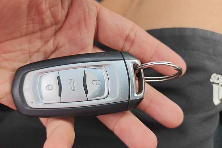 Used Geely Auto Emgrand 2016 Sedan 1.5L Manual Upward Edition Vehicle Key