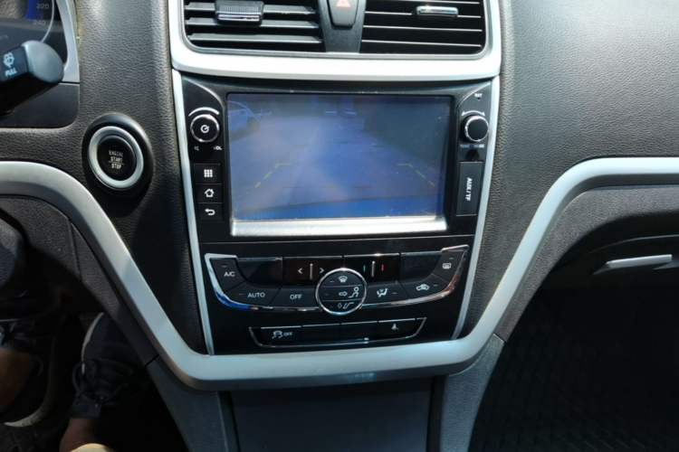 Used Geely Auto Emgrand 2016 Hatchback RS 1.5L Manual - Upward Edition Audio And AC Panel