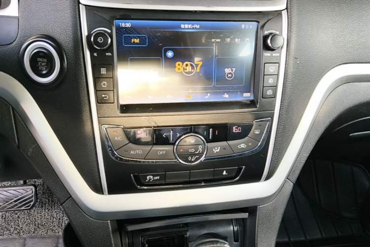 Used Geely Auto Emgrand 2016 Sedan 1.5L CVT Upward Version Audio And AC Panel