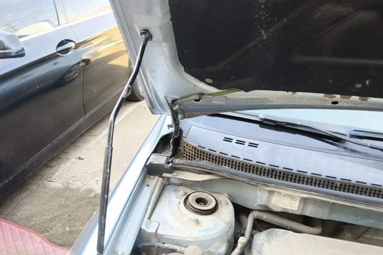 Used Geely Auto Emgrand 2016 Sedan 1.5L CVT Upward Version Engine Bay Right