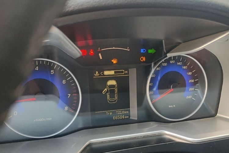 Used Geely Auto Emgrand 2016 Hatchback RS 1.5L Manual - Upward Edition Odometer Close Up