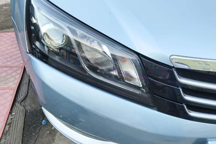 Used Geely Auto Emgrand 2016 Sedan 1.5L CVT Upward Version Right Front Headlight