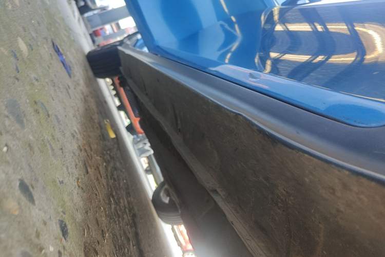 Used Geely Auto Emgrand 2016 Hatchback RS 1.5L Manual - Upward Edition Right Side Sill