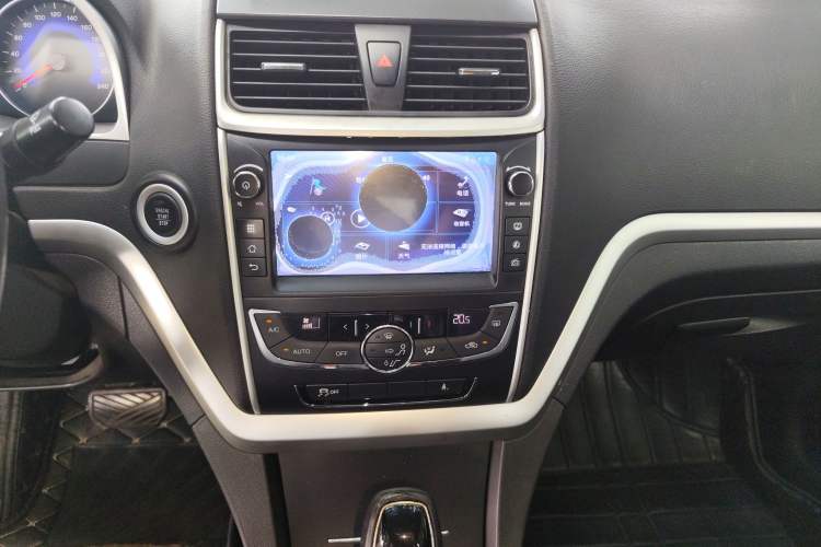 Used Geely Auto Emgrand 2016 Sedan 1.5L CVT Upward Version Audio And AC Panel
