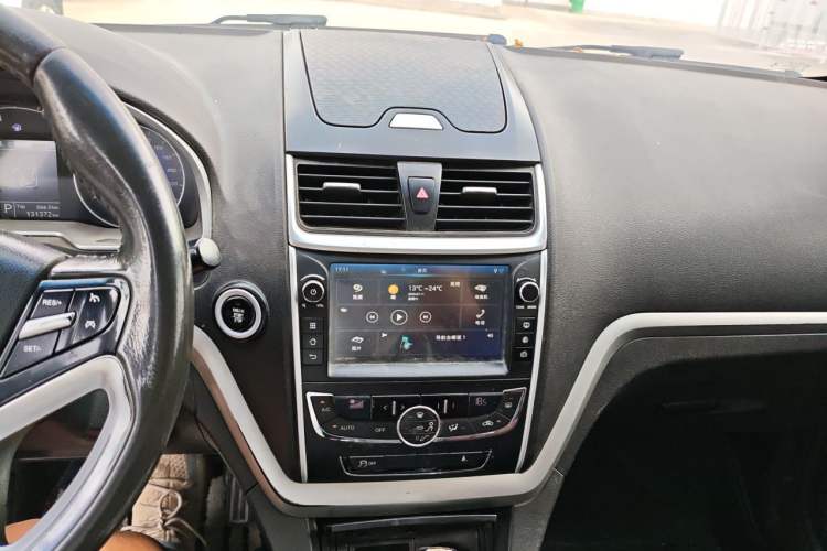 Used Geely Auto Emgrand 2016 Sedan 1.5L CVT Upward Version Audio And AC Panel