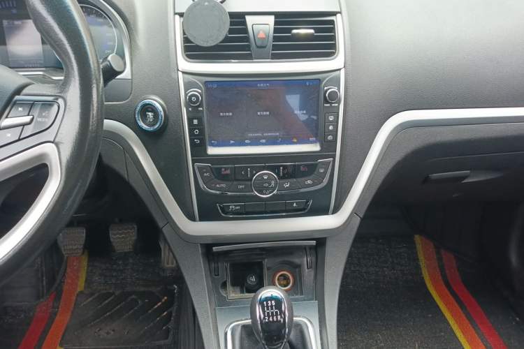 Used Geely Auto Emgrand 2016 Sedan 1.3T Manual Upward Edition Audio And AC Panel