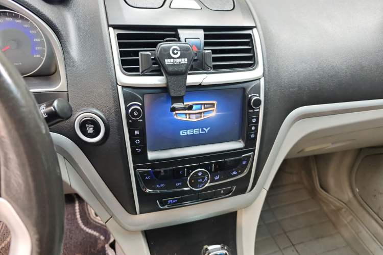 Used Geely Auto Emgrand 2016 Sedan 1.5L CVT Luxury Model Audio And AC Panel