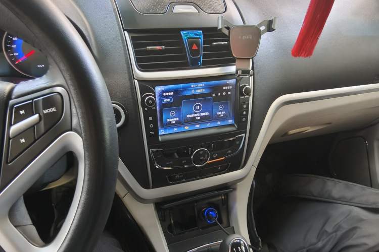 Used Geely Auto Emgrand 2016 Sedan 1.5L Manual Luxury Model Audio And AC Panel