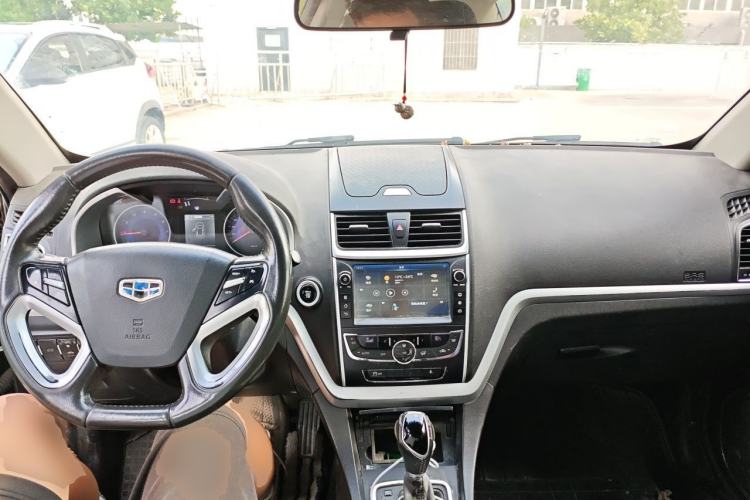 Used Geely Auto Emgrand 2016 Sedan 1.5L CVT Upward Version Center Console