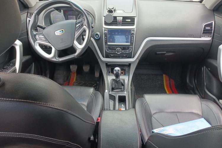 Used Geely Auto Emgrand 2016 Sedan 1.3T Manual Upward Edition Center Console