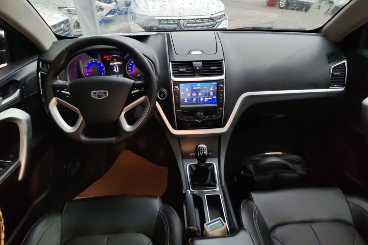 Used Geely Auto Emgrand 2016 Sedan 1.5L Manual Upward Edition Center Console