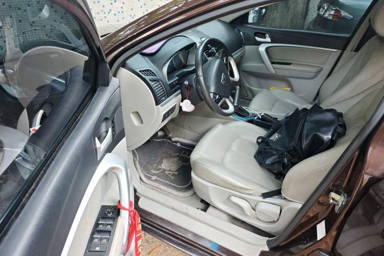 Used Geely Auto Emgrand 2016 Sedan 1.5L CVT Luxury Model Driver Seat