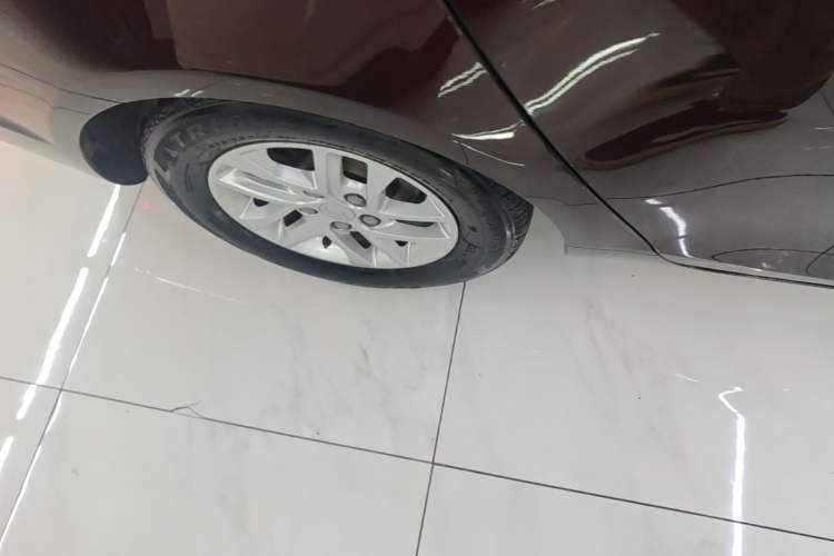 Used Geely Auto Emgrand 2016 Sedan 1.5L Manual Luxury Model Exterior 5