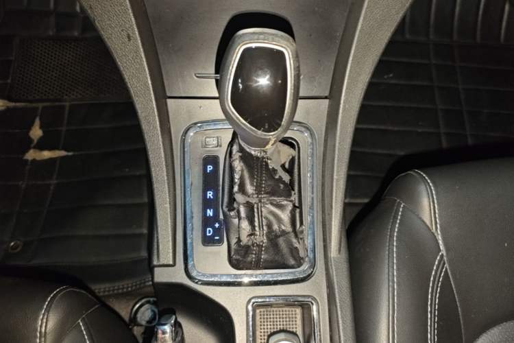 Used Geely Auto Emgrand 2016 Sedan 1.5L CVT Upward Version Gear Lever