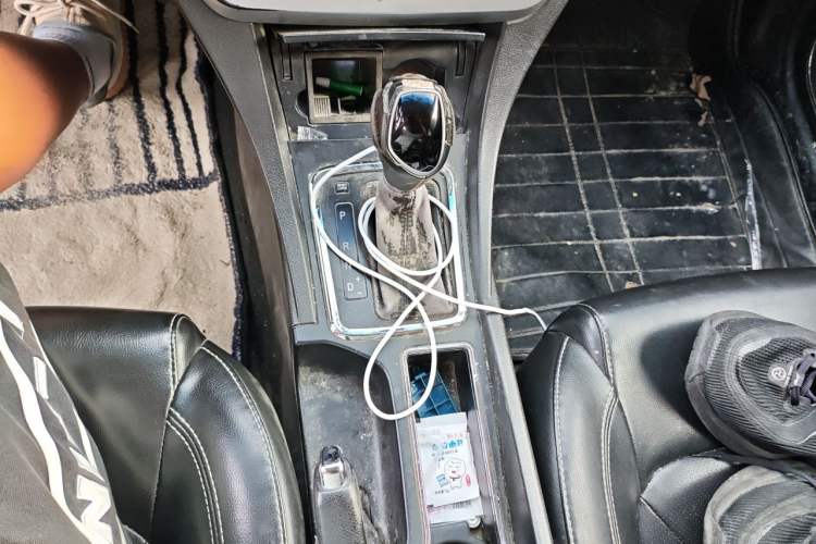 Used Geely Auto Emgrand 2016 Sedan 1.5L CVT Upward Version Gear Lever