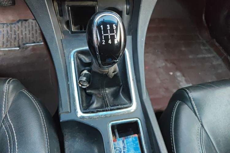 Used Geely Auto Emgrand 2016 Sedan 1.5L Manual Upward Edition Gear Lever
