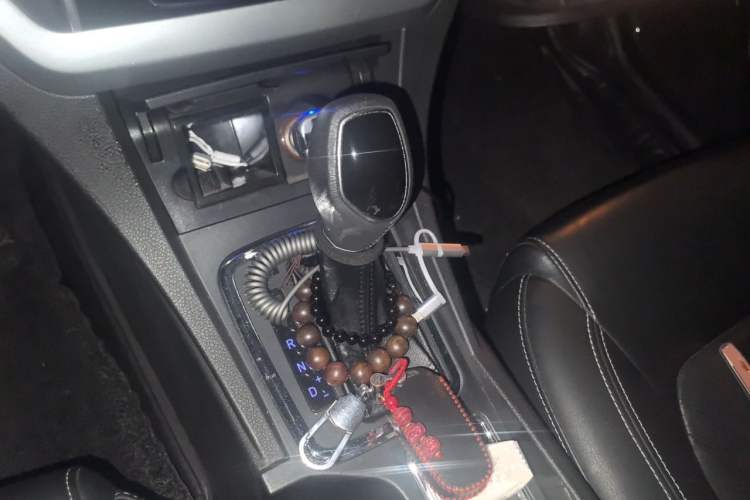 Used Geely Auto Emgrand 2016 Sedan 1.5L CVT Upward Version Gear Lever
