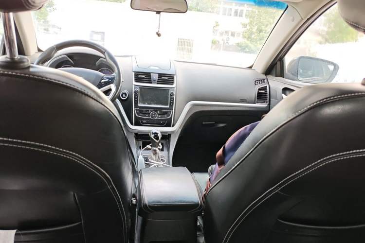 Used Geely Auto Emgrand 2016 Sedan 1.5L CVT Upward Version Headliner