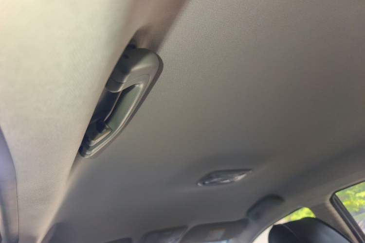 Used Geely Auto Emgrand 2016 Sedan 1.5L Manual Luxury Model Headliner