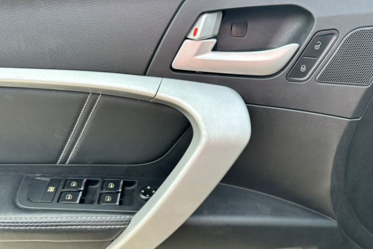 Used Geely Auto Emgrand 2016 Sedan 1.5L CVT Upward Version Interior 5
