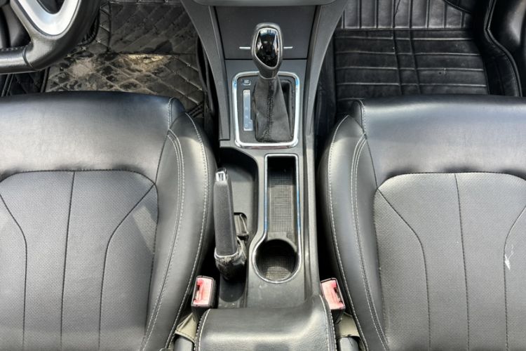 Used Geely Auto Emgrand 2016 Sedan 1.5L CVT Upward Version Interior 7