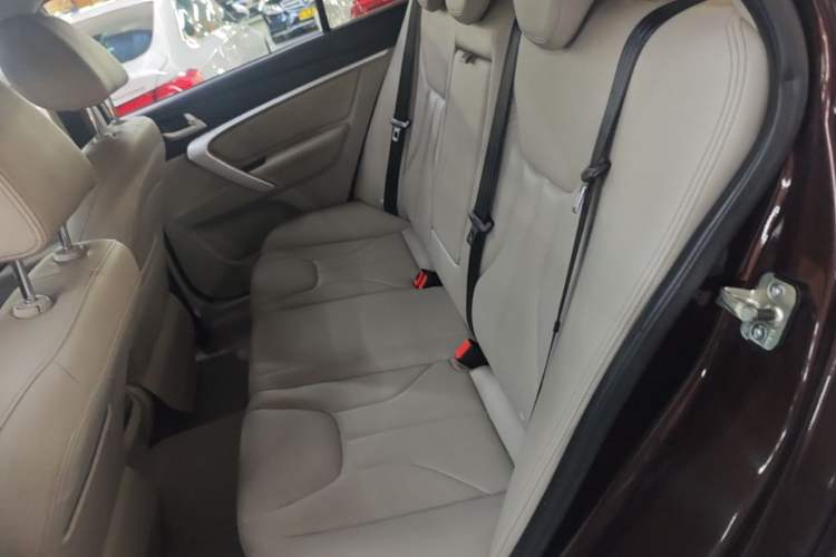 Used Geely Auto Emgrand 2016 Sedan 1.5L Manual Luxury Model Left Rear Seat